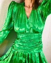 Load image into Gallery viewer, 1970s/80s Kelly Green Silk Damask Dress. Size 4