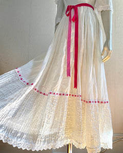 Vintage 1970s White Prairie Dress. XS/S