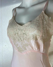 Load image into Gallery viewer, 1940s Silk and Lace Blush Pink Slip. Size 34/S/M