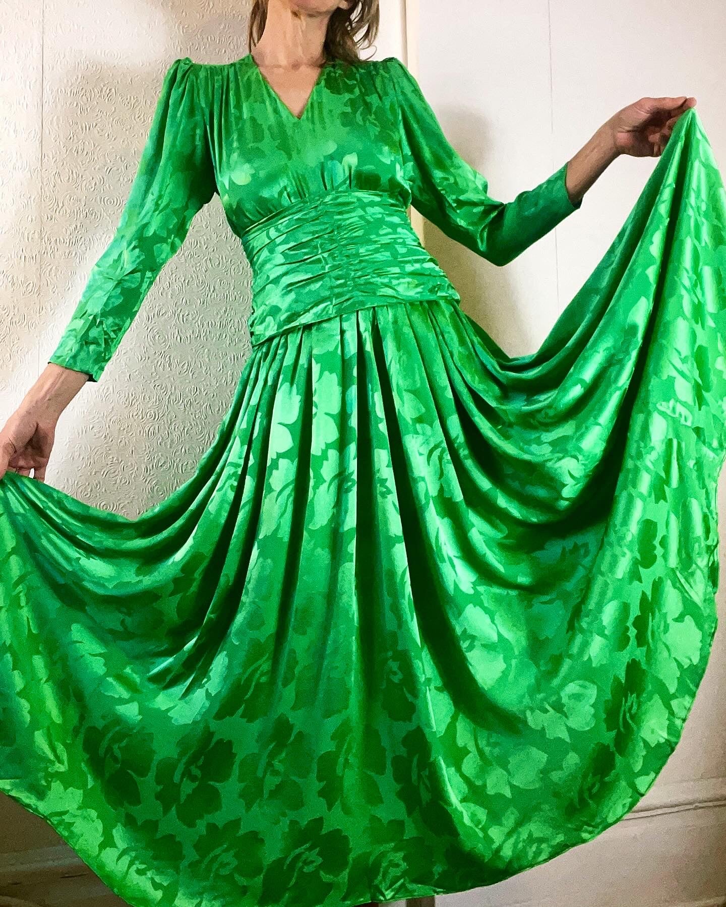 1970s/80s Kelly Green Silk Damask Dress. Size 4