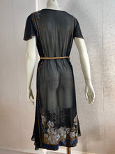 Load image into Gallery viewer, 1920s Silk Chiffon Beaded Flapper Dress. S/M