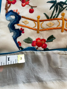 1940s Chinese Embroidered Silk Robe Jacket. M/L