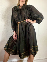 Load image into Gallery viewer, 1970s Cotton Voile Painted Smock Dress. M-XL