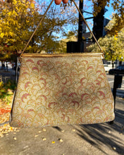 Load image into Gallery viewer, Vintage 1950s Micro Beaded Purse