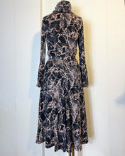 Load image into Gallery viewer, Vintage 1970&#39;s Batik Wool Jersey 2 Piece Skirt Set. S