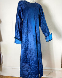 Vintage Chinese Chang Pao Silk Handsewn Mens Robe. L