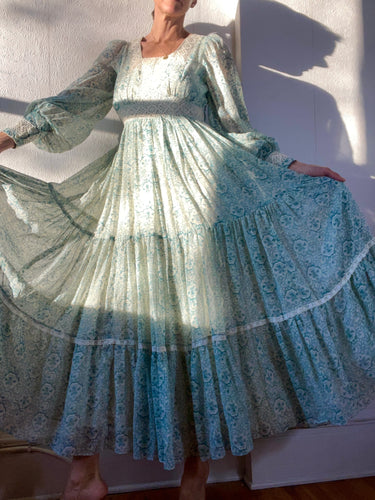 Vintage 1970s Gunne Sax Floral Prairie Dress. M