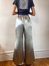 Load image into Gallery viewer, Vintage GUCCI Silk Palazzo Pants. M-L